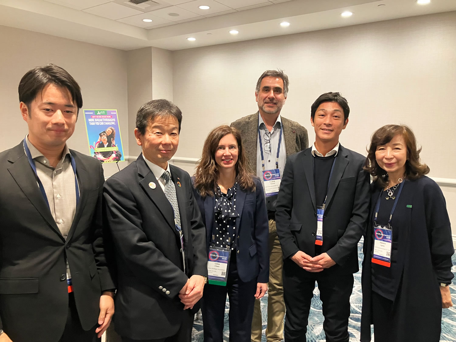 Cure Sanfilippo Foundation:共同創設者Cara O’Neill様（中央左）と